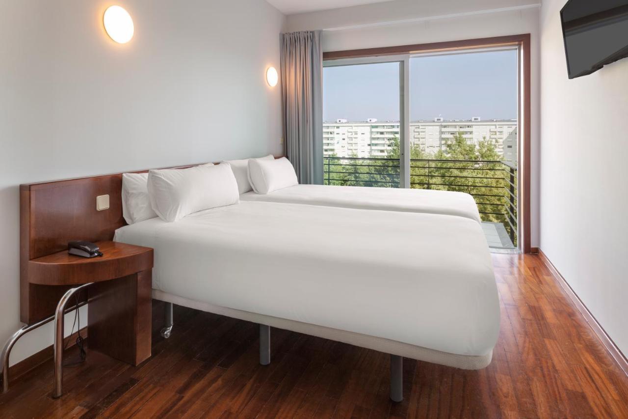 One-Bedroom Apartment,1011744649:JPEG