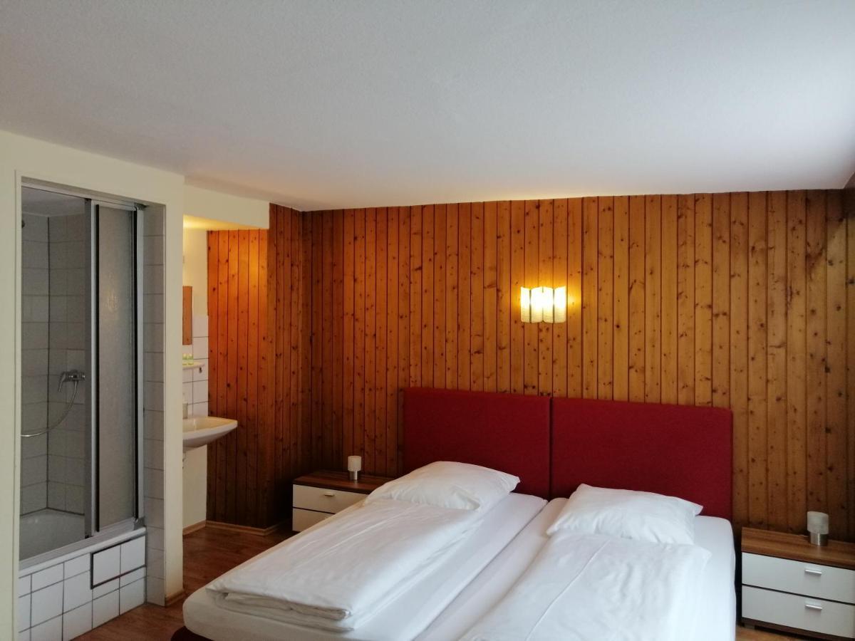 Standard Doppelzimmer mit Dusche