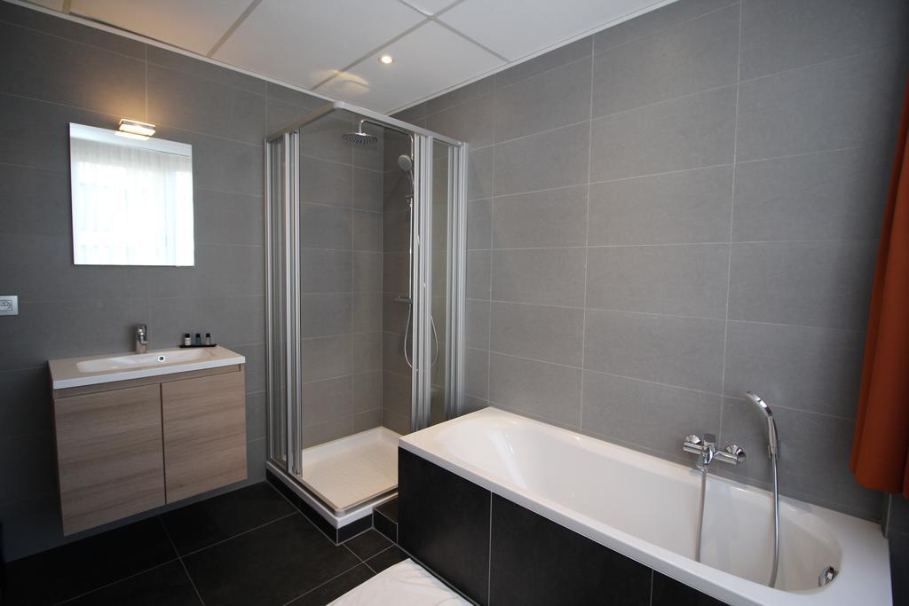 Large Double Room with Bath,507500592:JPEG