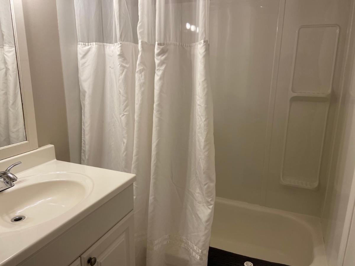 Standard Queen Room with Kitchenette