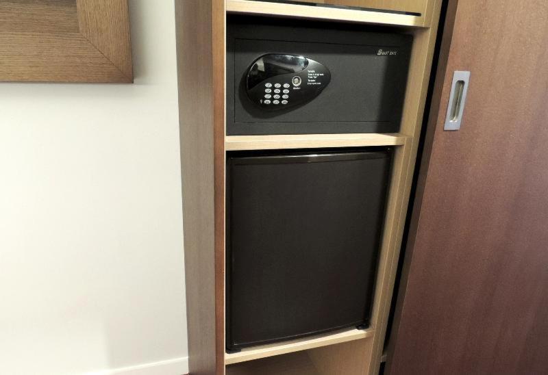 Standard Double or Twin Room,960395863:JPEG