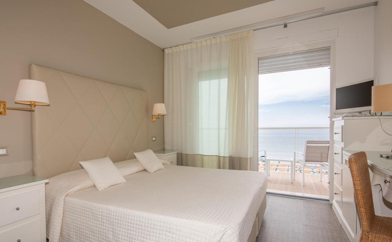 Tweepersoonskamer met 1 of 2 Bedden en Uitzicht op Zee