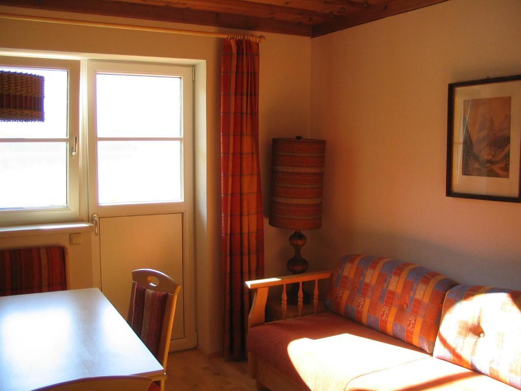 One-Bedroom Apartment Balcony,11642413:JPEG