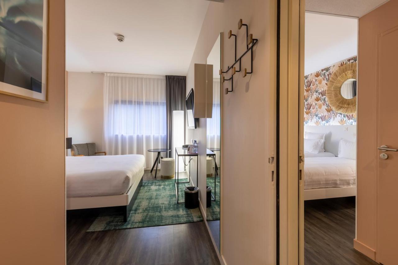 2 Connecting Rooms