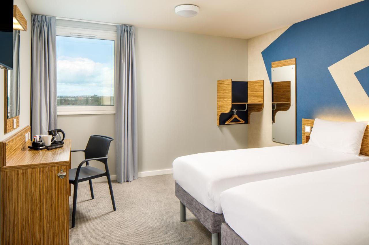 Accessible Room Two Single Beds