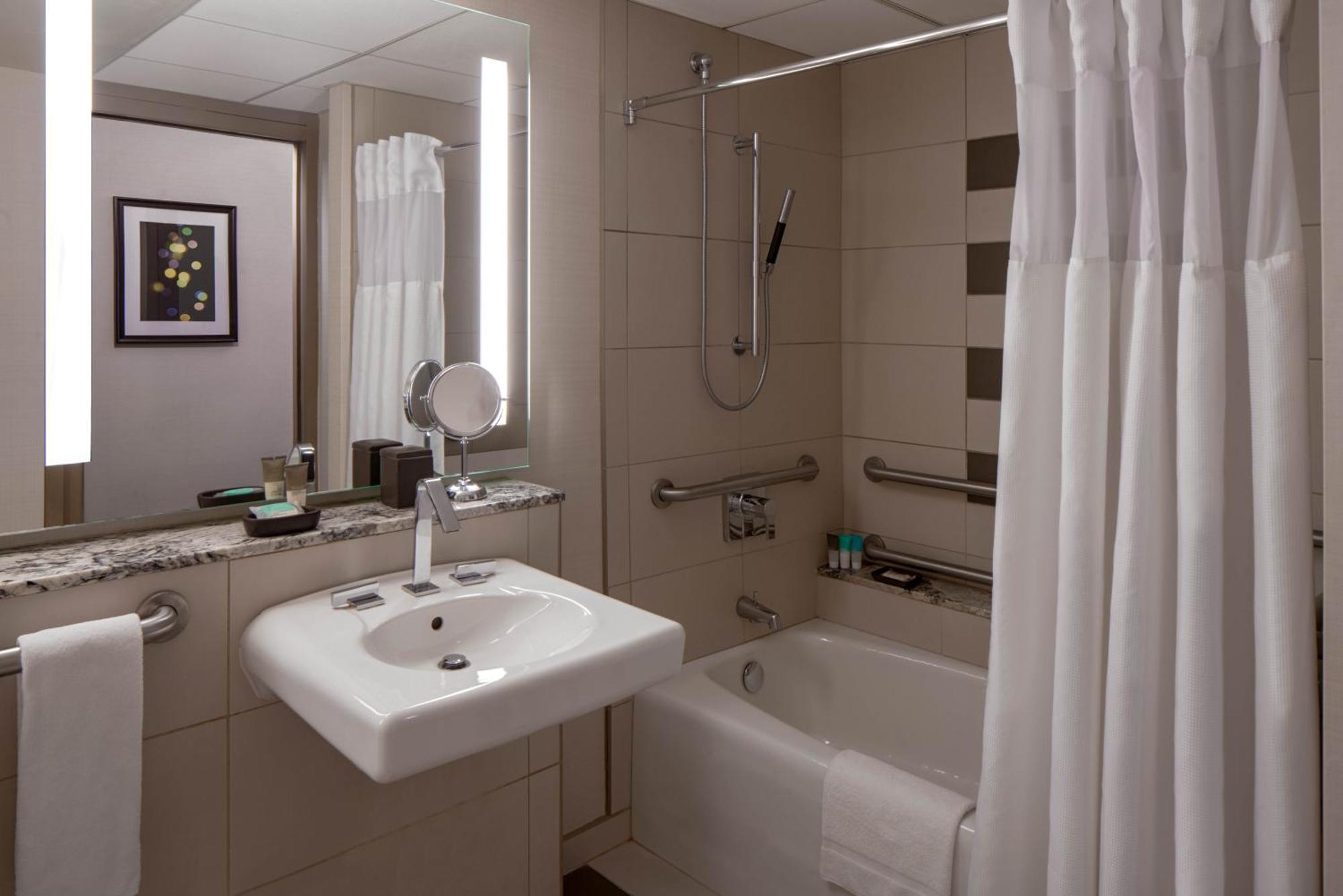 Double Room with Two Double Beds and Accessible Tub - Disability Access,526007589:JPEG
