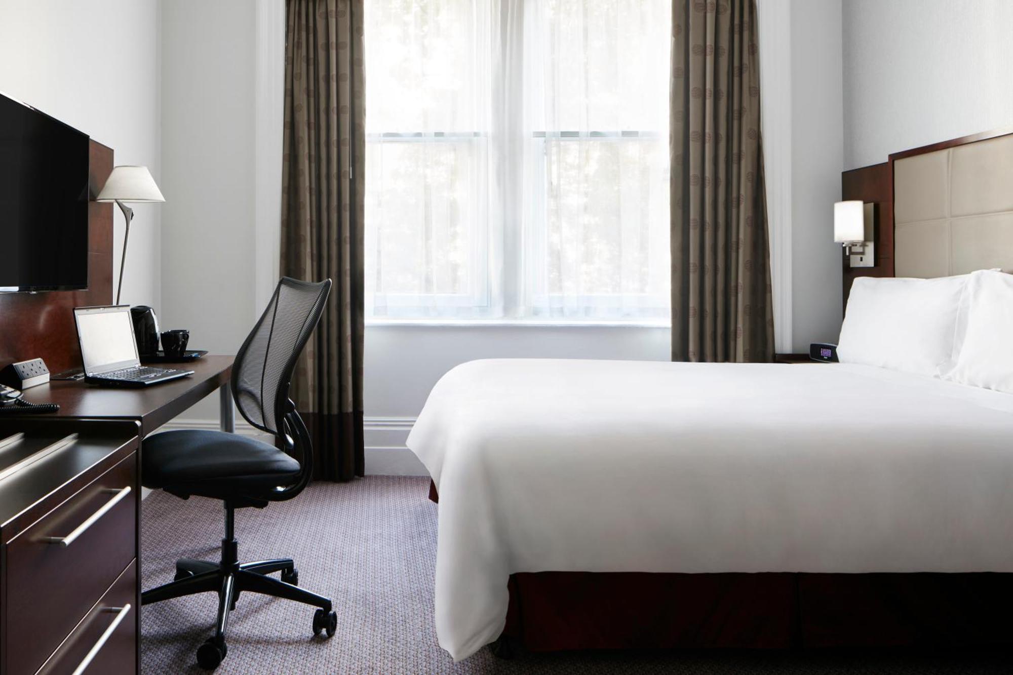 Standard Queen Room,1365355181:JPEG