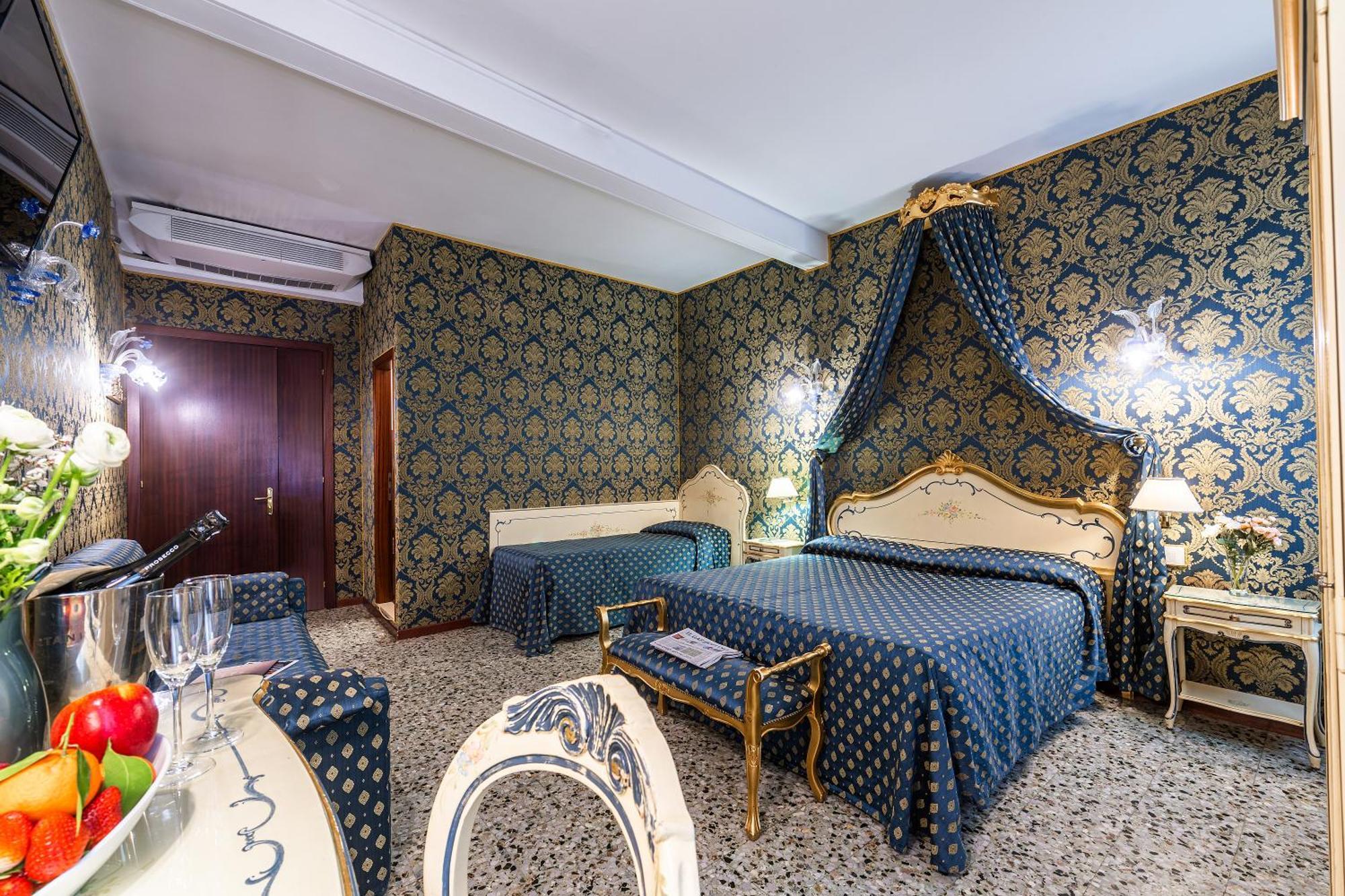 Deluxe Queen Room