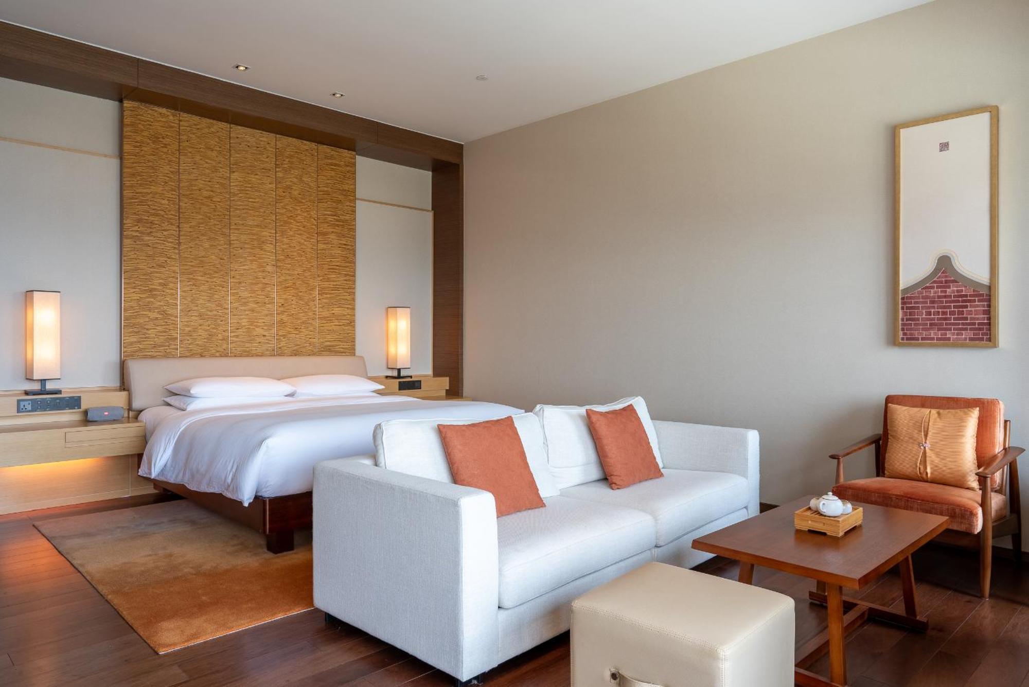 Deluxe King Room - Club Access,1283147407:JPEG