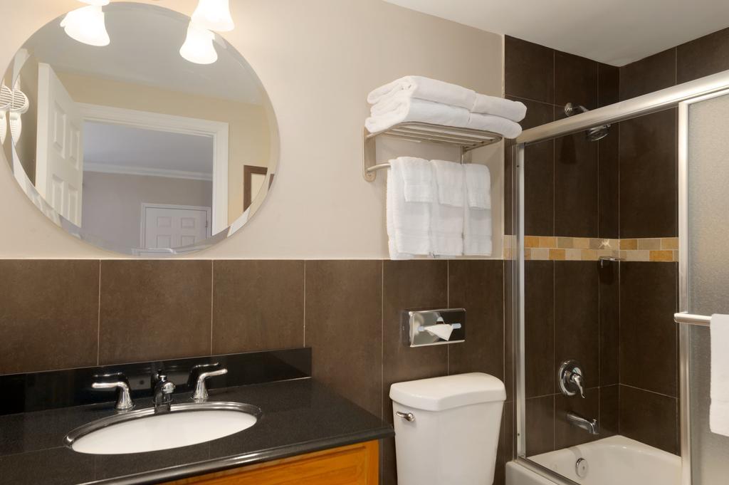 Double Room with Two Double Beds - Non-Smoking