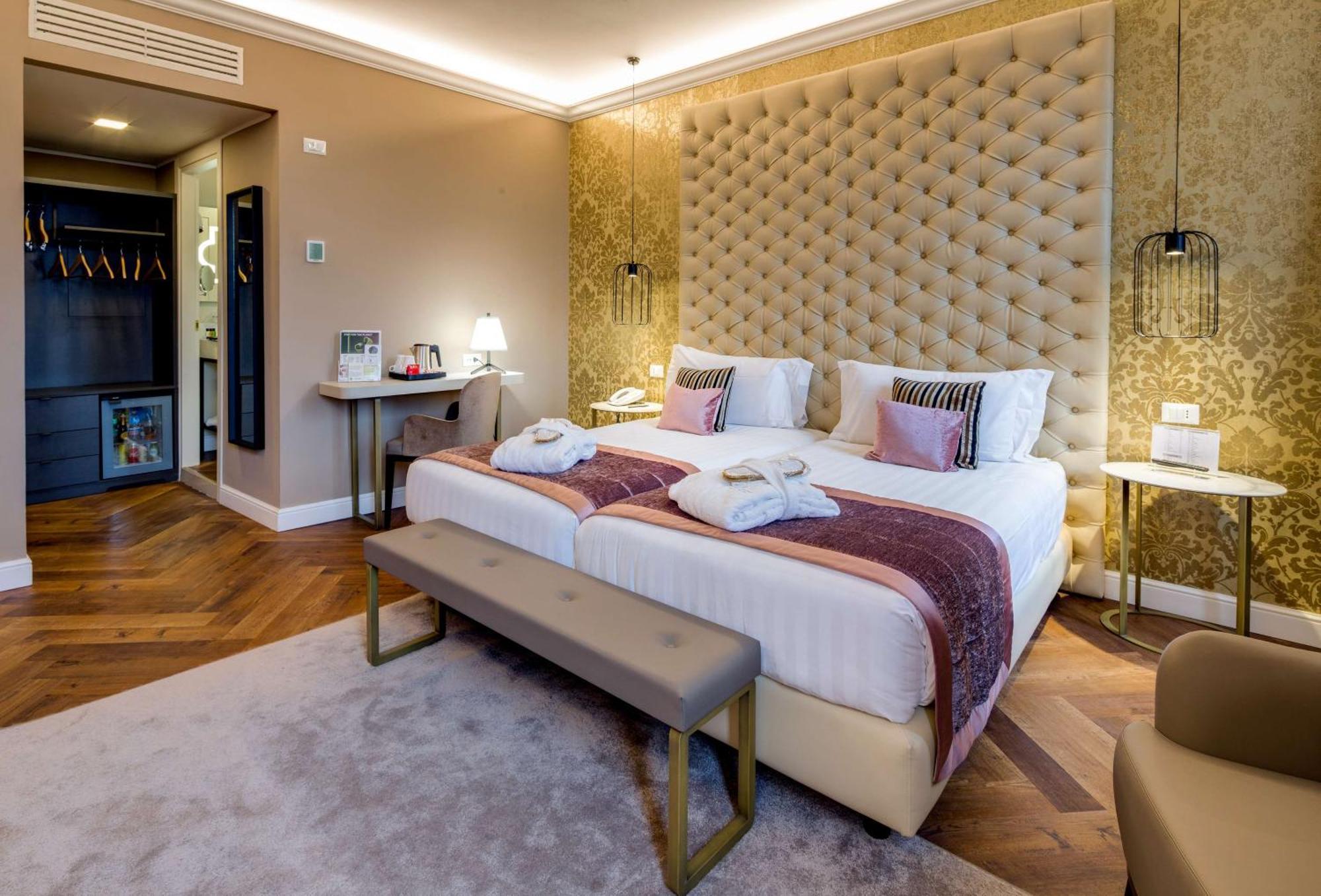 Junior Suite with Sofa Bed,1433205010:JPEG