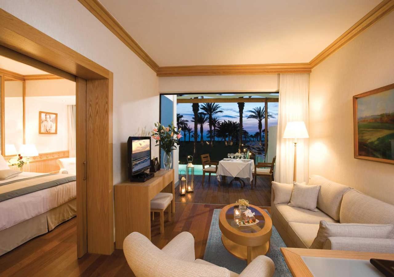 Executive Suite mit 1 Schlafzimmer, Gartenblick und privatem Pool