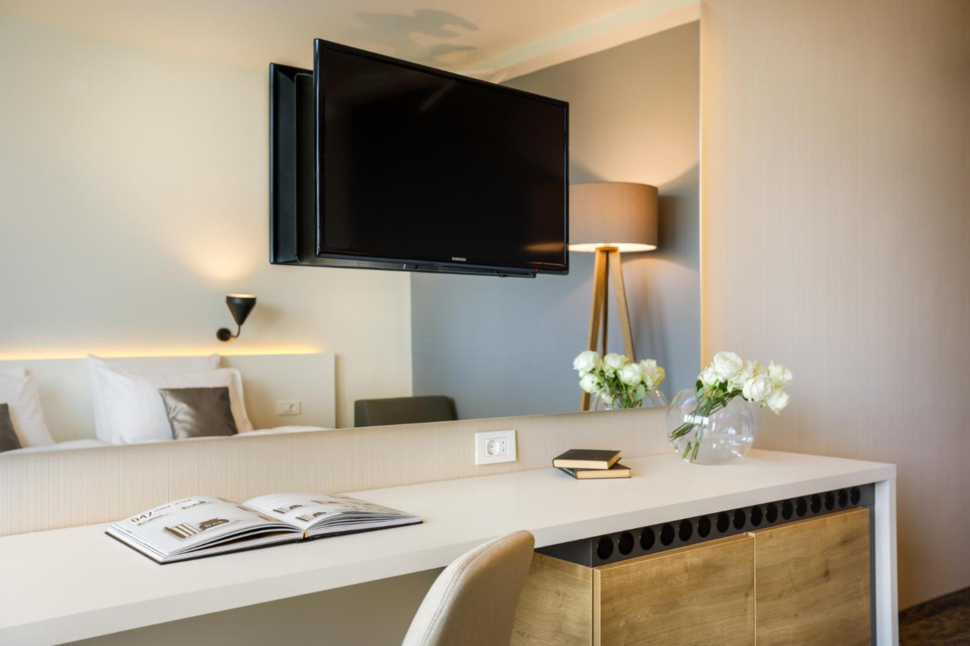 Doppelzimmer mit Parkblick und Balkon