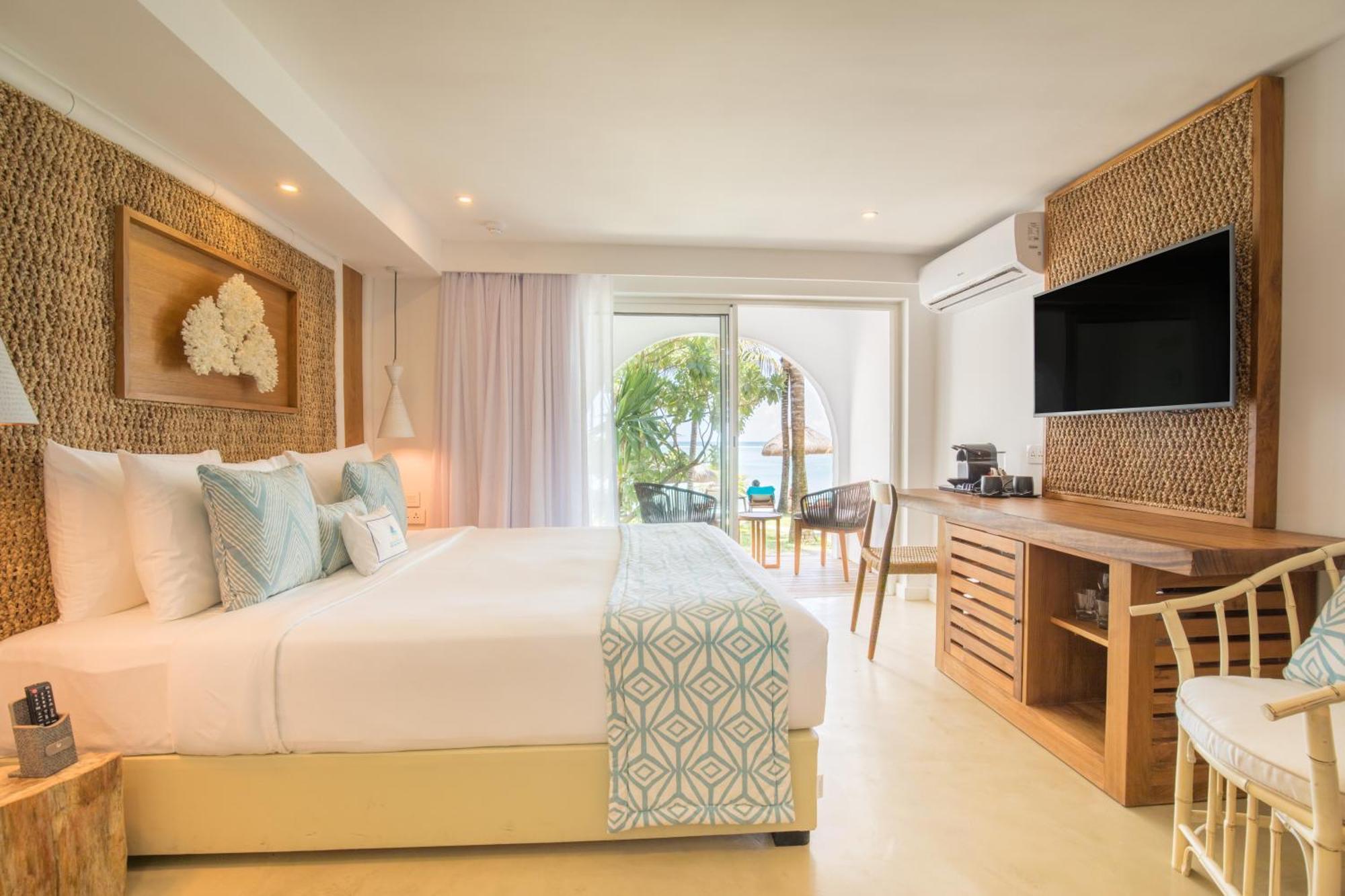 Deluxe Ocean Room