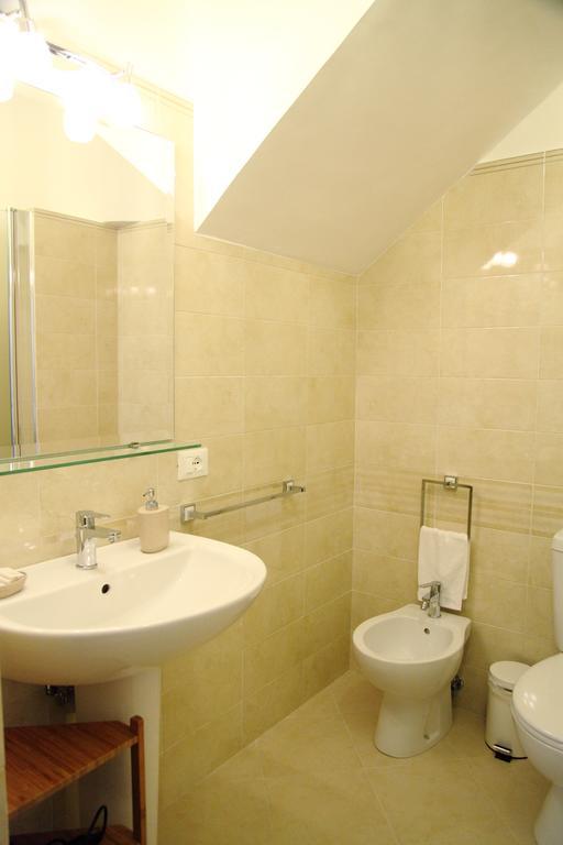Double or Twin Room with Private Bathroom,127894821:JPEG