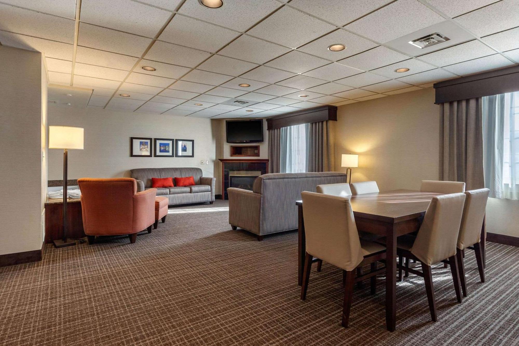 Superiord King Suite - Non-Smoking/Ground Floor