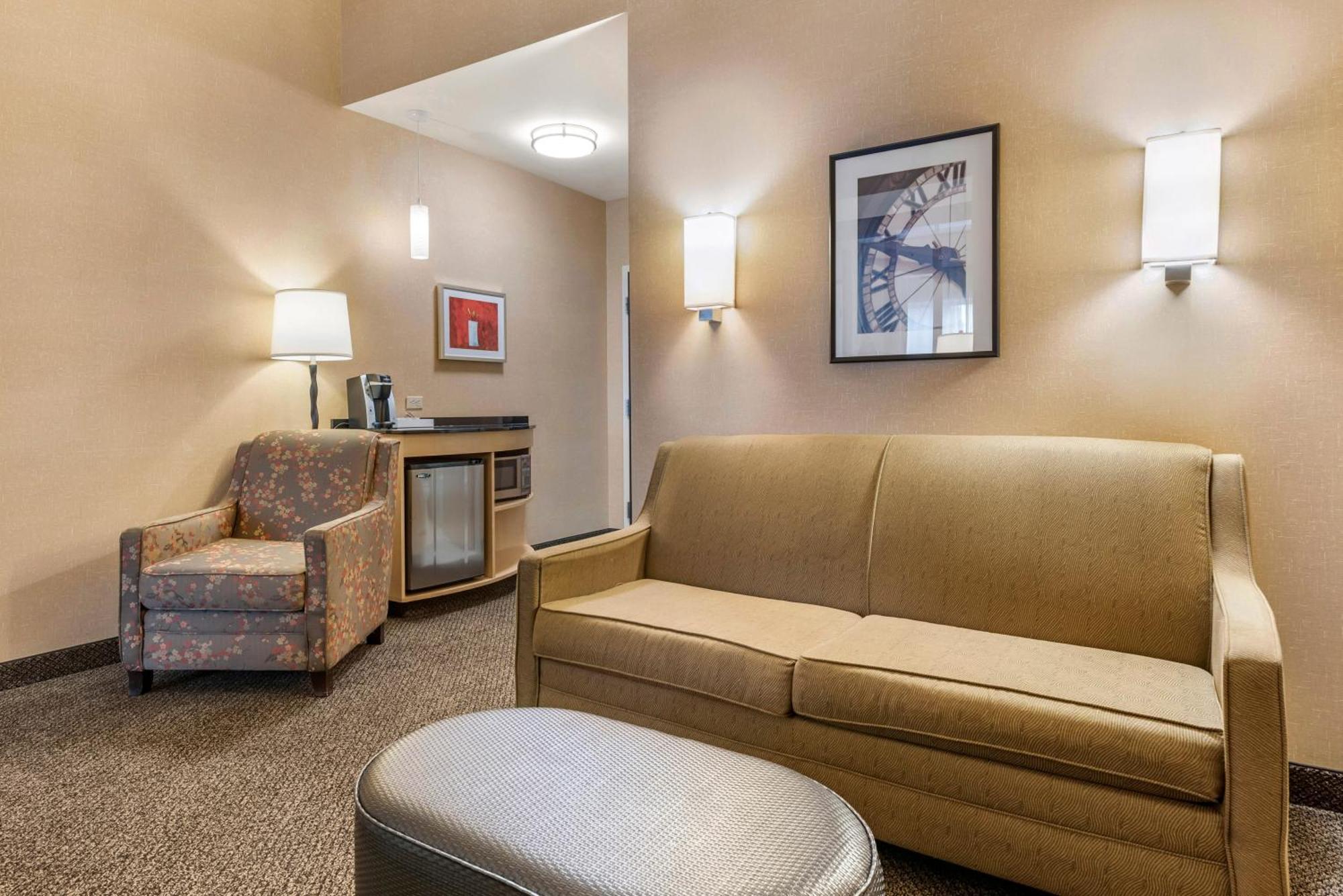 King Suite - Hearing Accessible/Non-Smoking