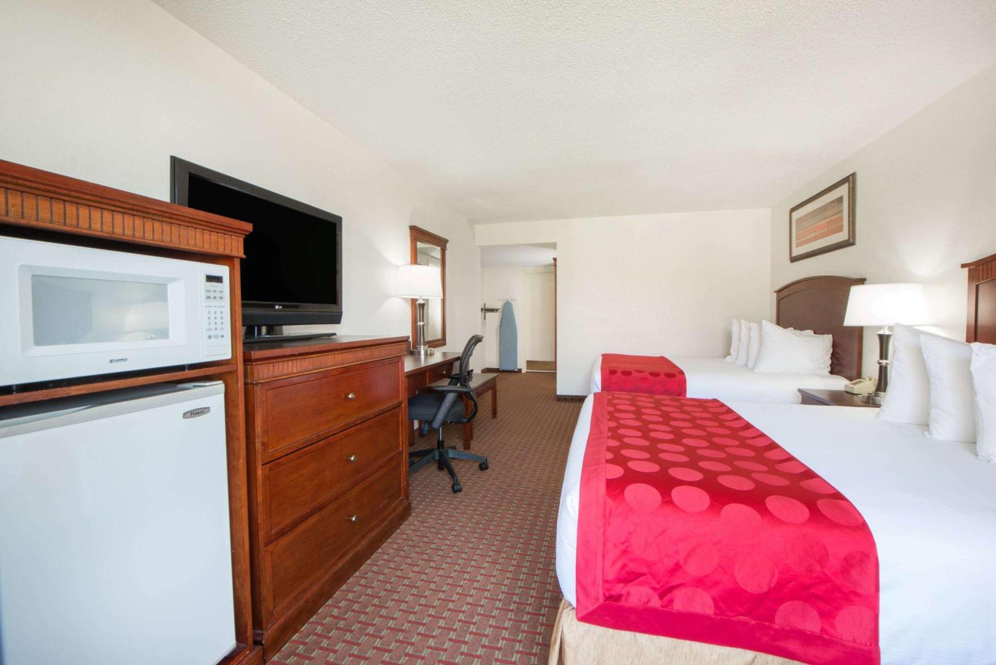 Double Room Two Double Beds Non-Smoking
