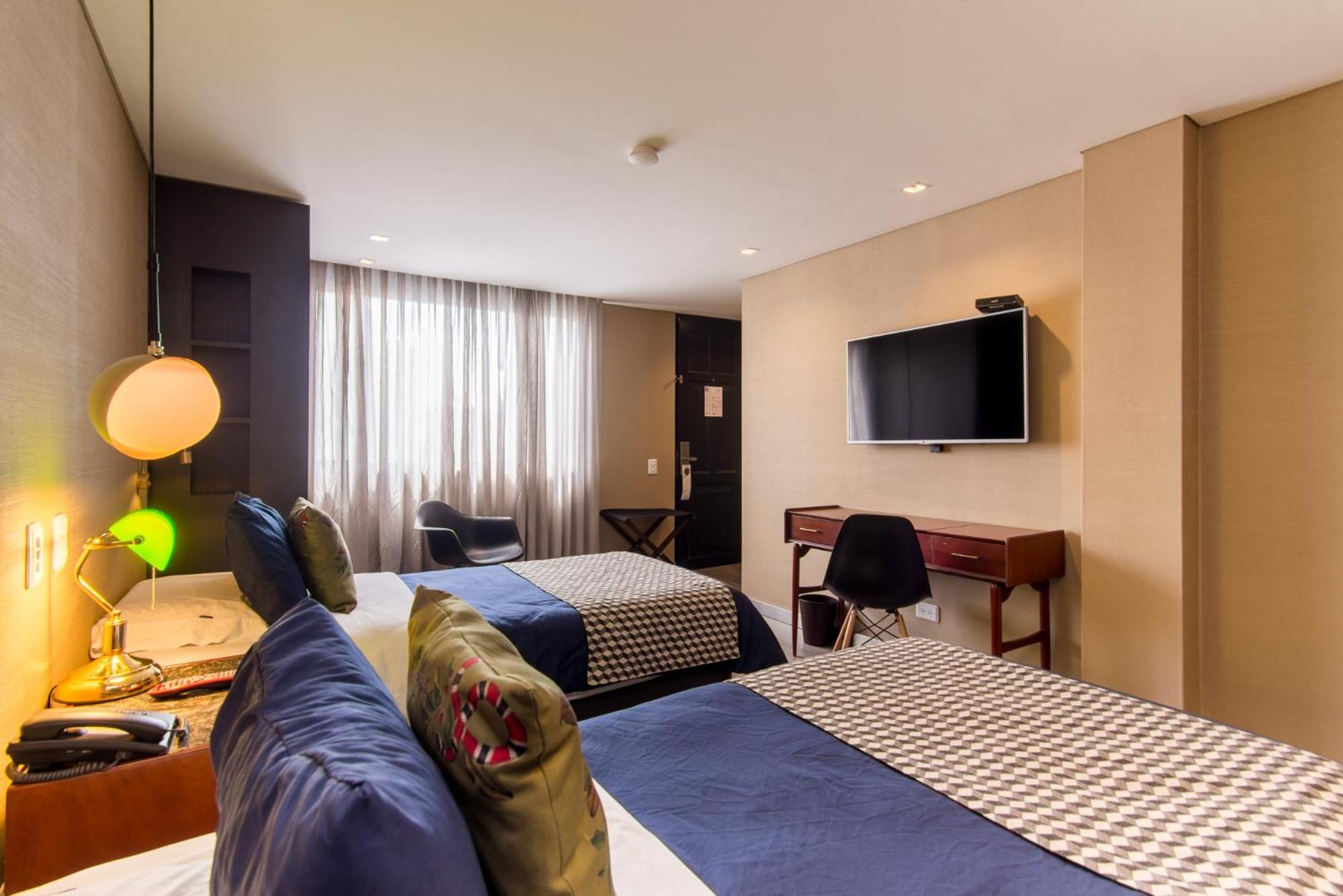 Quarto com 2 Camas de Solteiro
