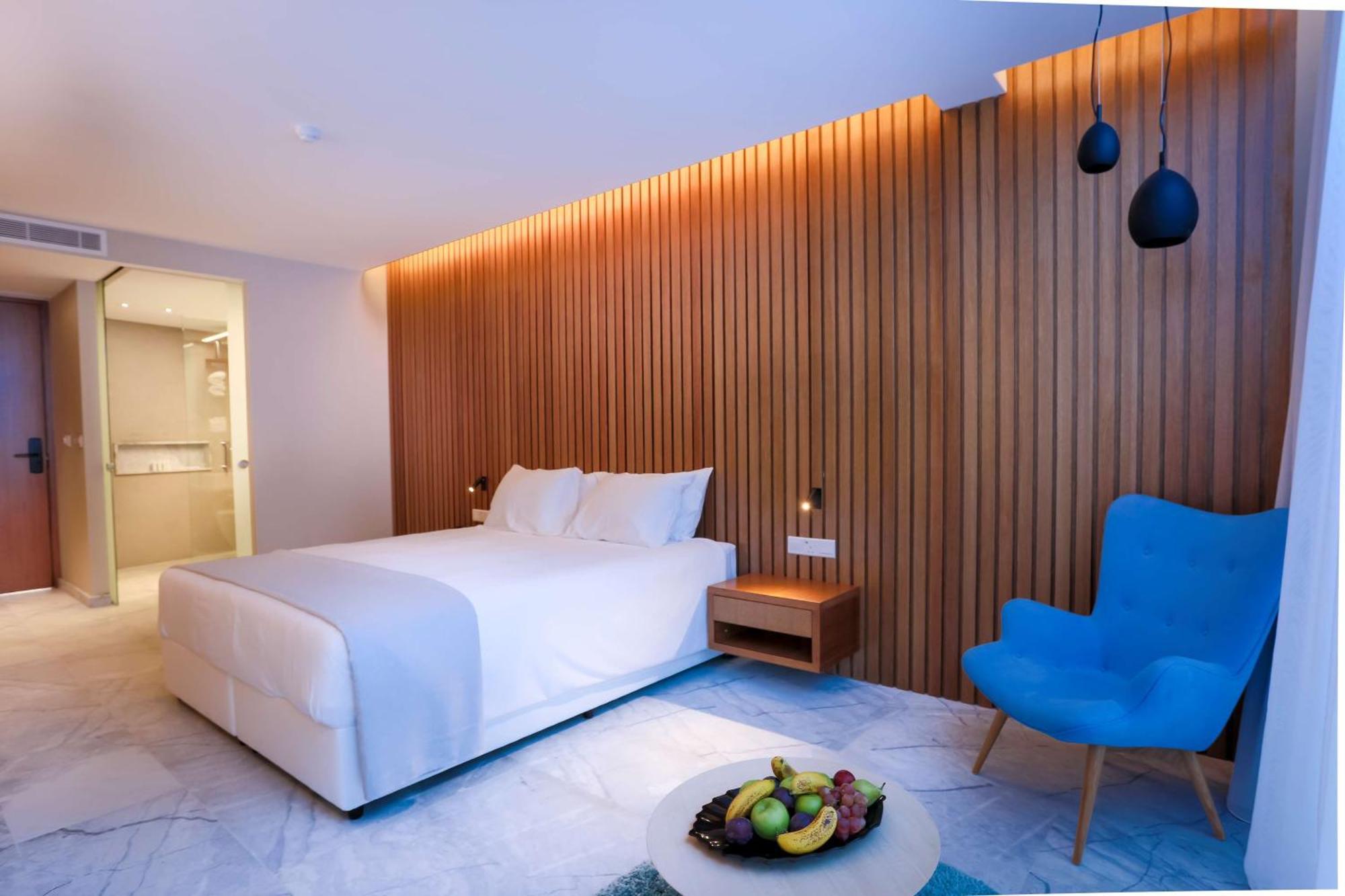 Garden Suite with Terrace and Sea View
