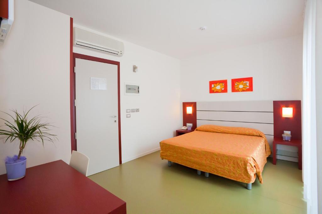 Comfort Double or Twin Room,239608717:JPEG