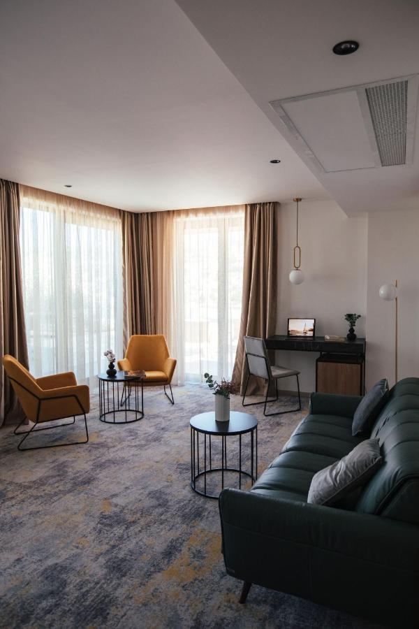 Deluxe Double or Twin Room with Terrace and Sea View