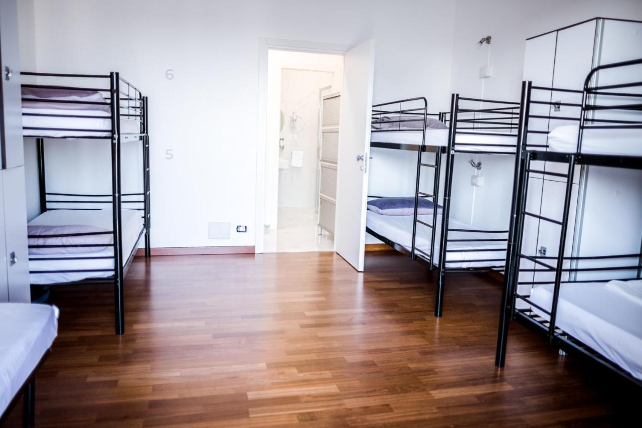 Letto Singolo in Dormitorio Maschile
