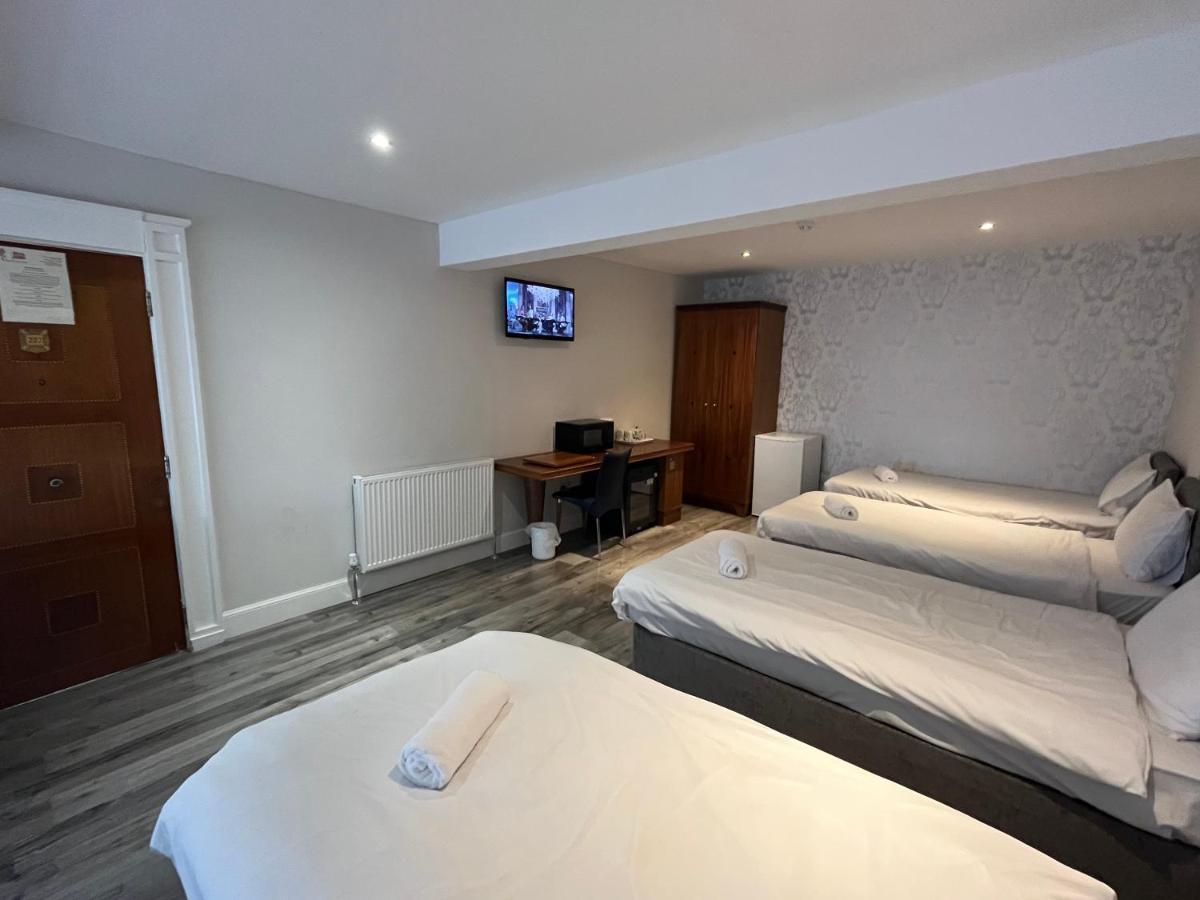 Classic Quadruple Room