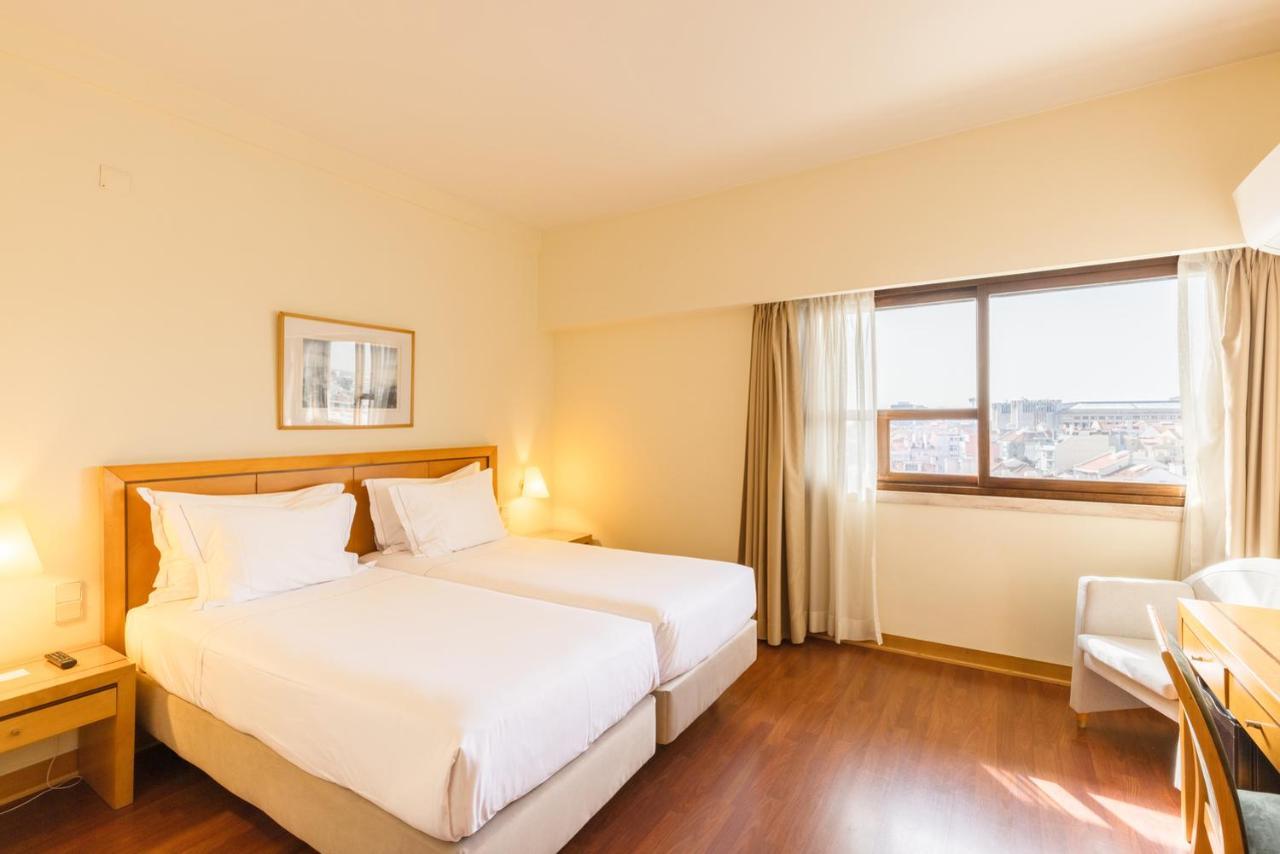 Quarto Econômico com 2 Camas de Solteiro