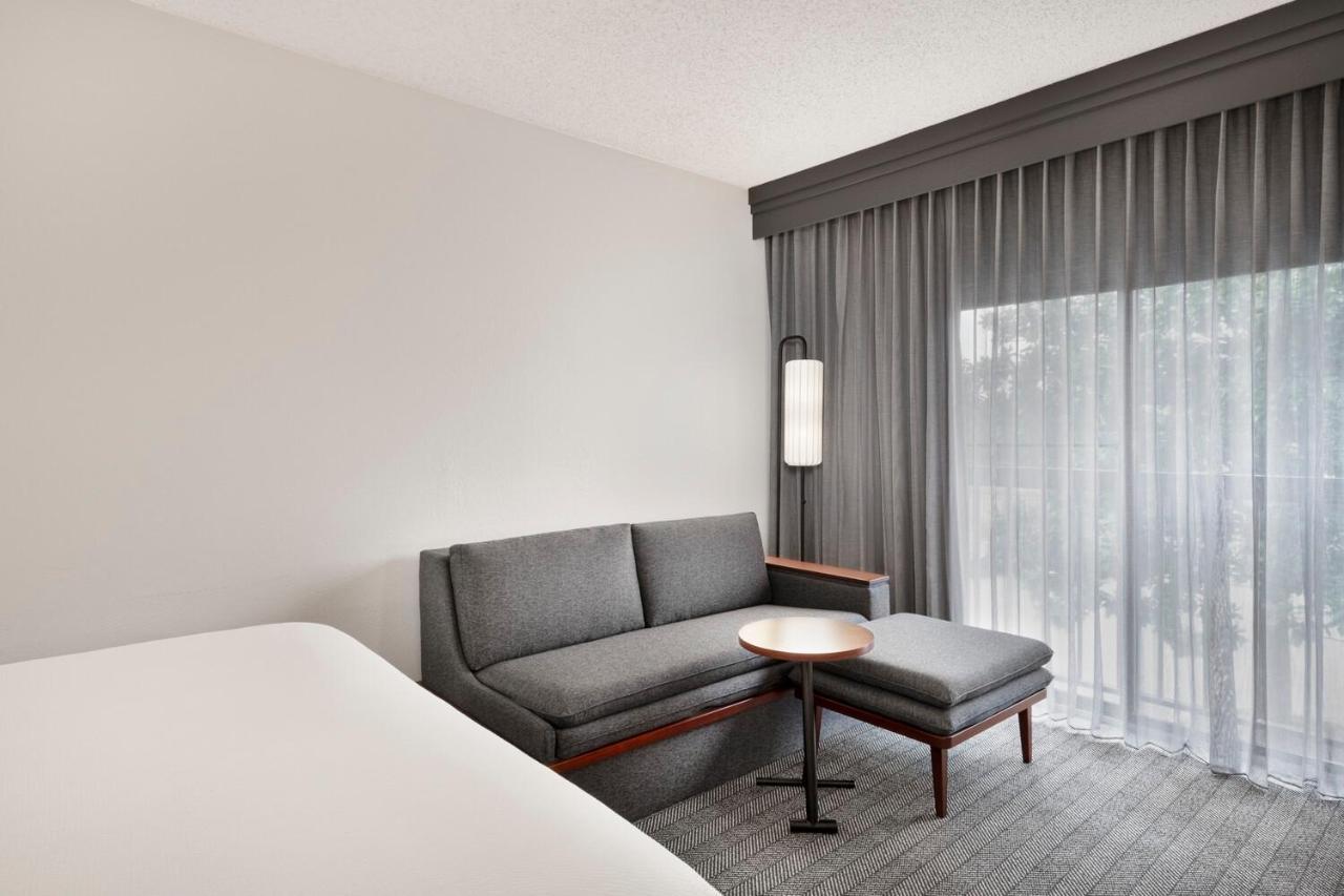 King Suite with Courtyard View