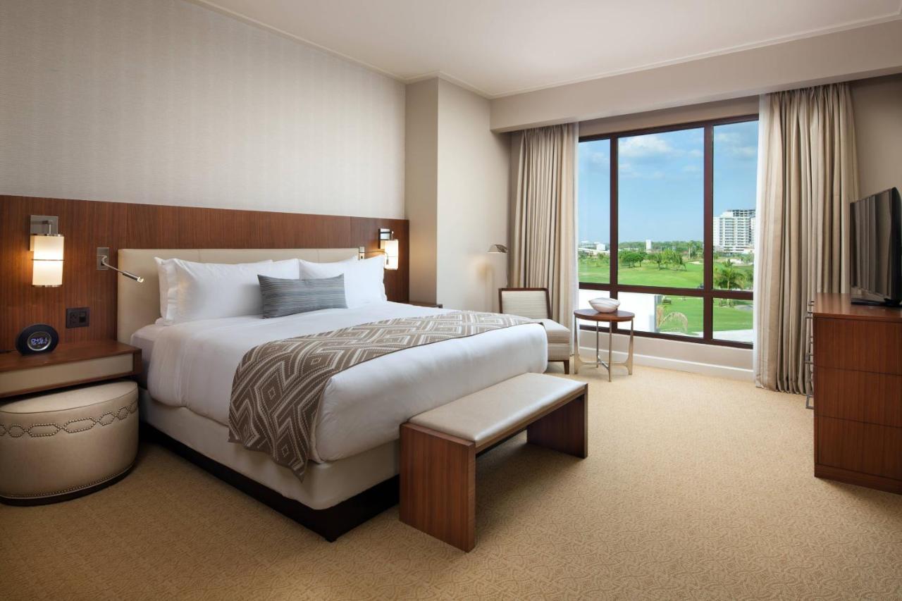 Executive Suite Executive Suite 1 King Golf view