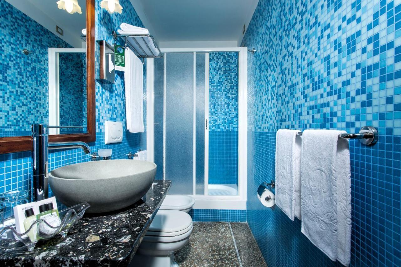 Superior Room - 1 Double Bed 1 Single Bed 22Sqm Free Wifi