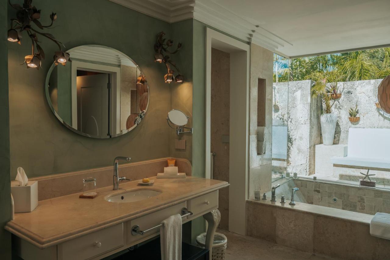 Suíte Júnior com Piscina Luxuosa