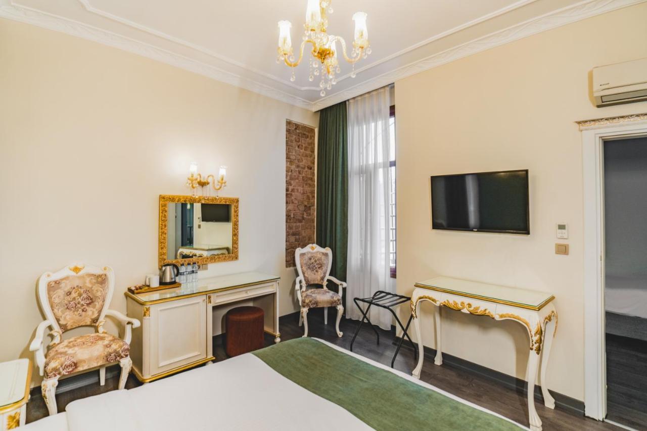 Family Room,1362592688:JPEG