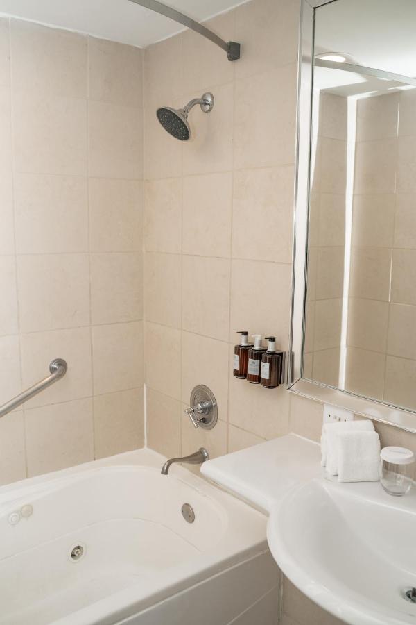 Sagamore Two Double Beds Suite