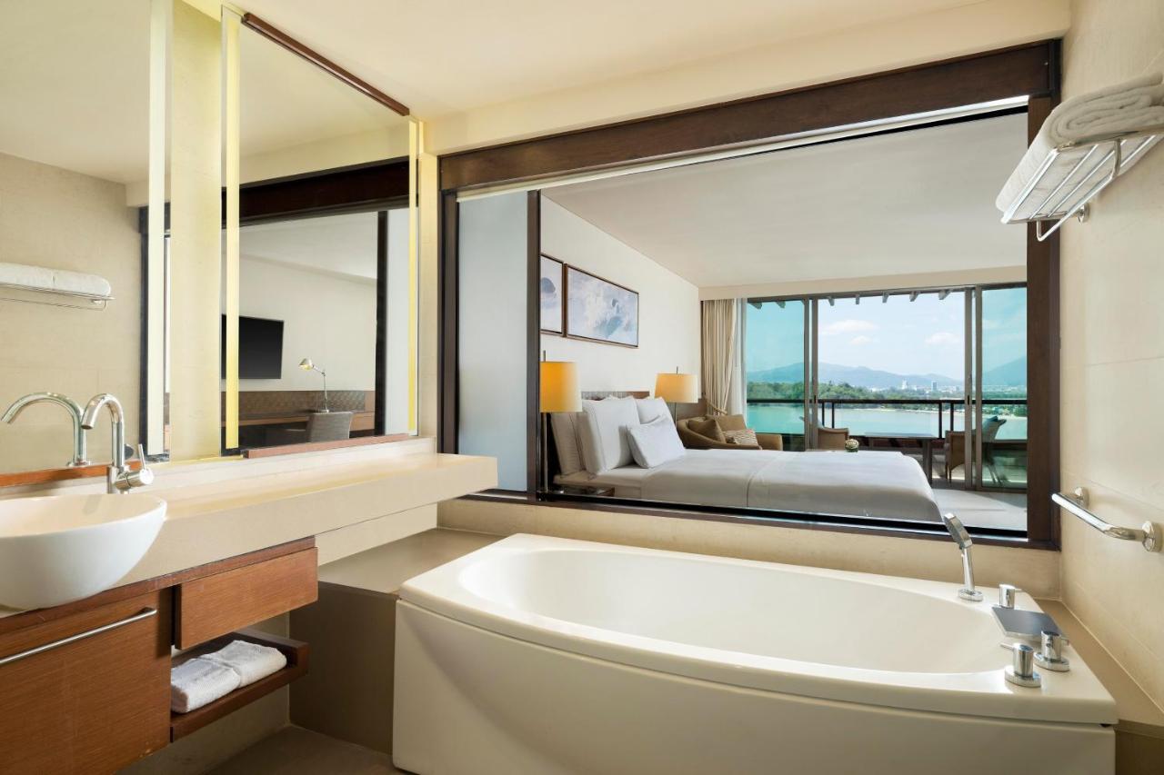 Zimmer mit 1 Kingsize-Bett und Meerblick