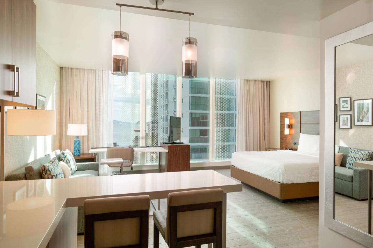 Guest room 1 King Ocean view