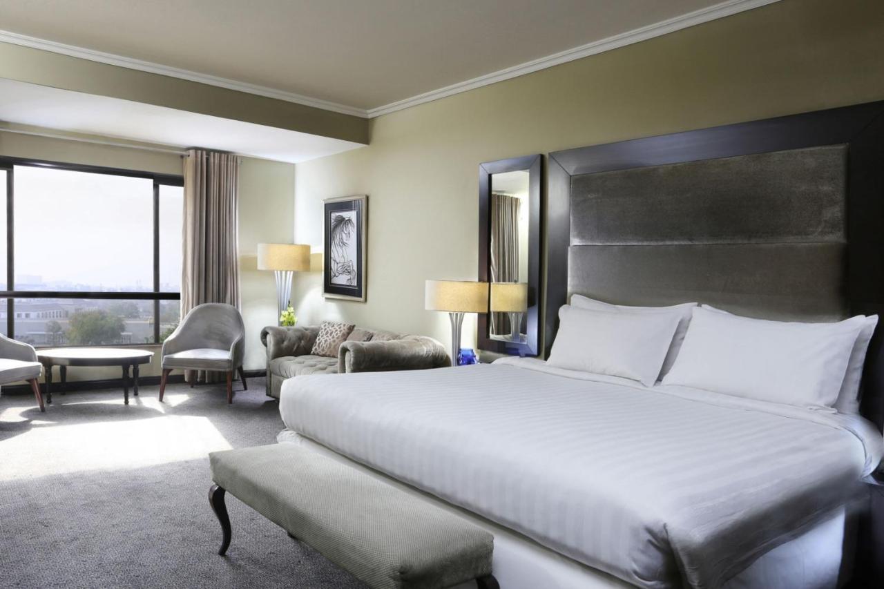 Executive Executive lounge access Guest room 1 King