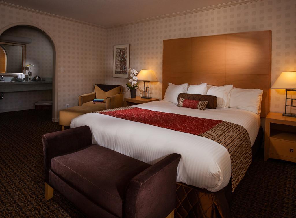 King Room,1211651857:JPEG