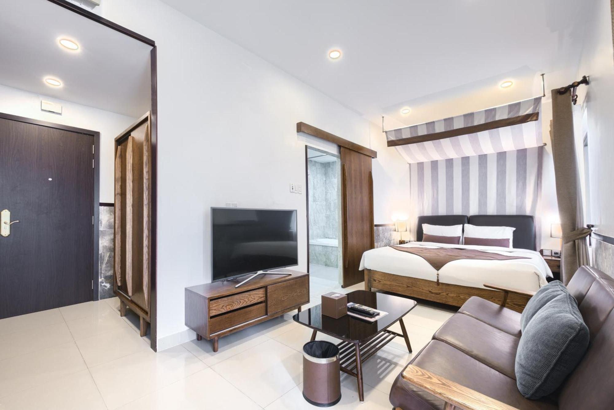 Premium King Room with Partial River View - Onsen Included