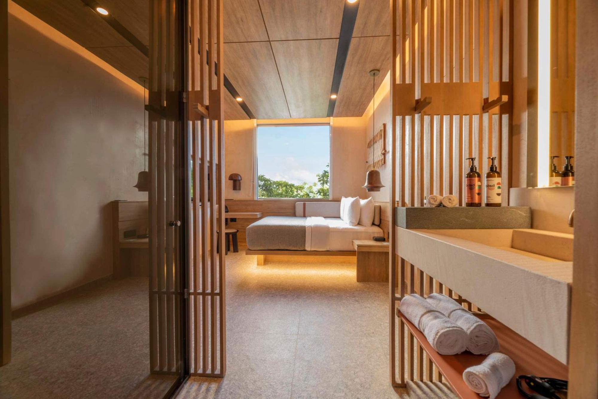 Queen Room with Roof Top Access