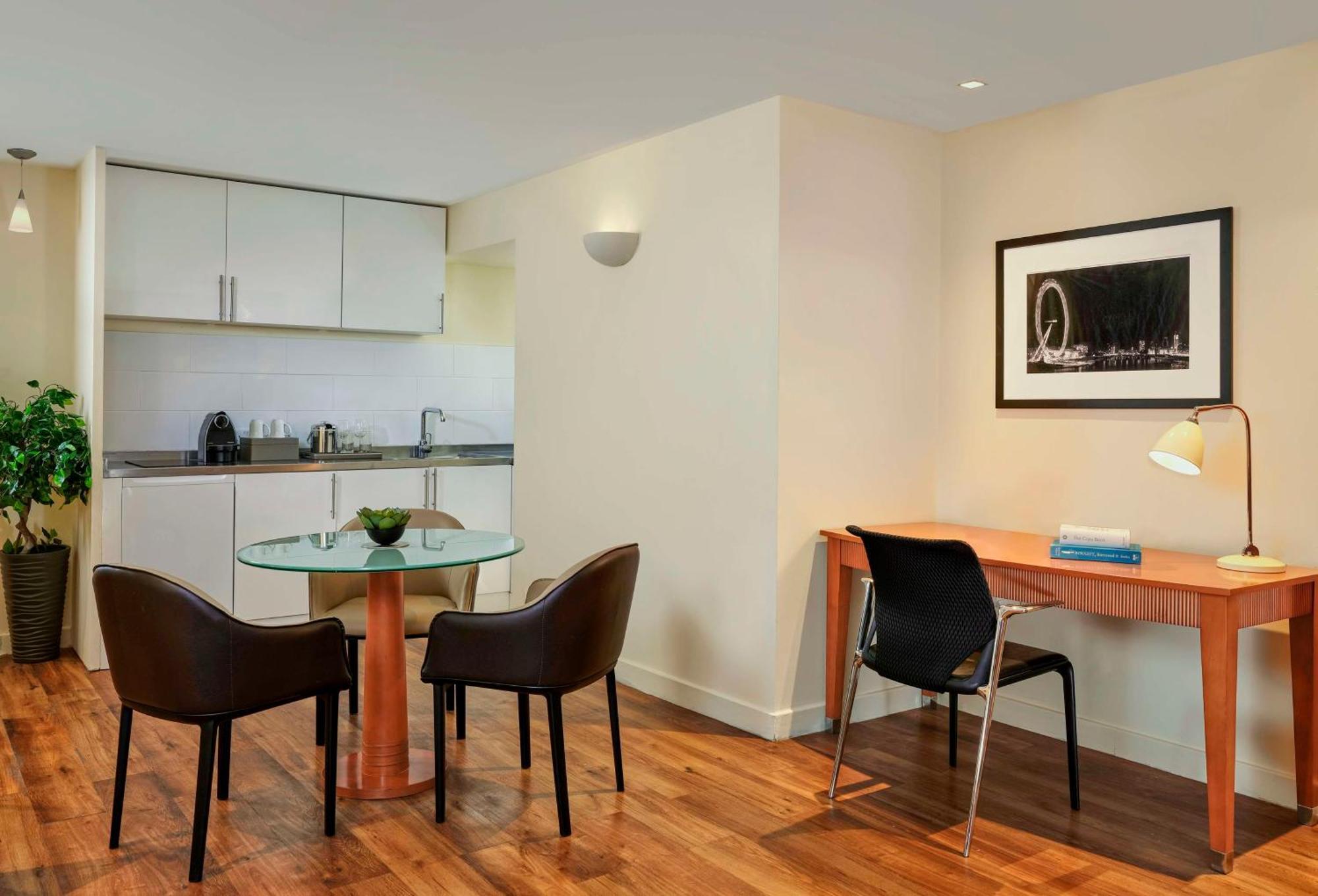 Apartamento com 1 Quarto