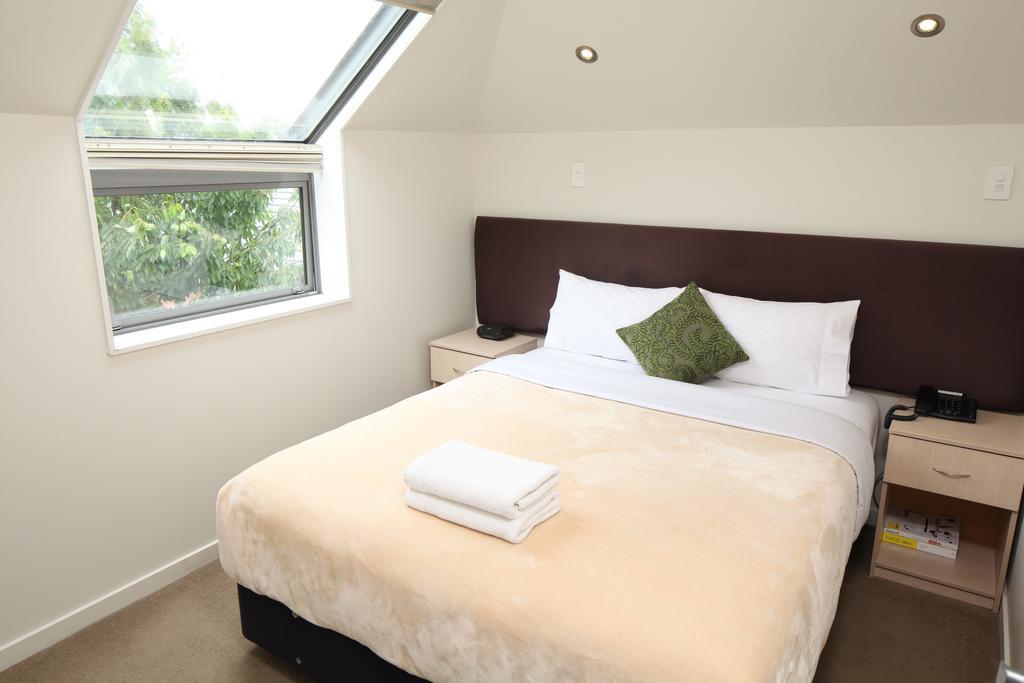 Two-Bedroom Apartment with Spa Bath