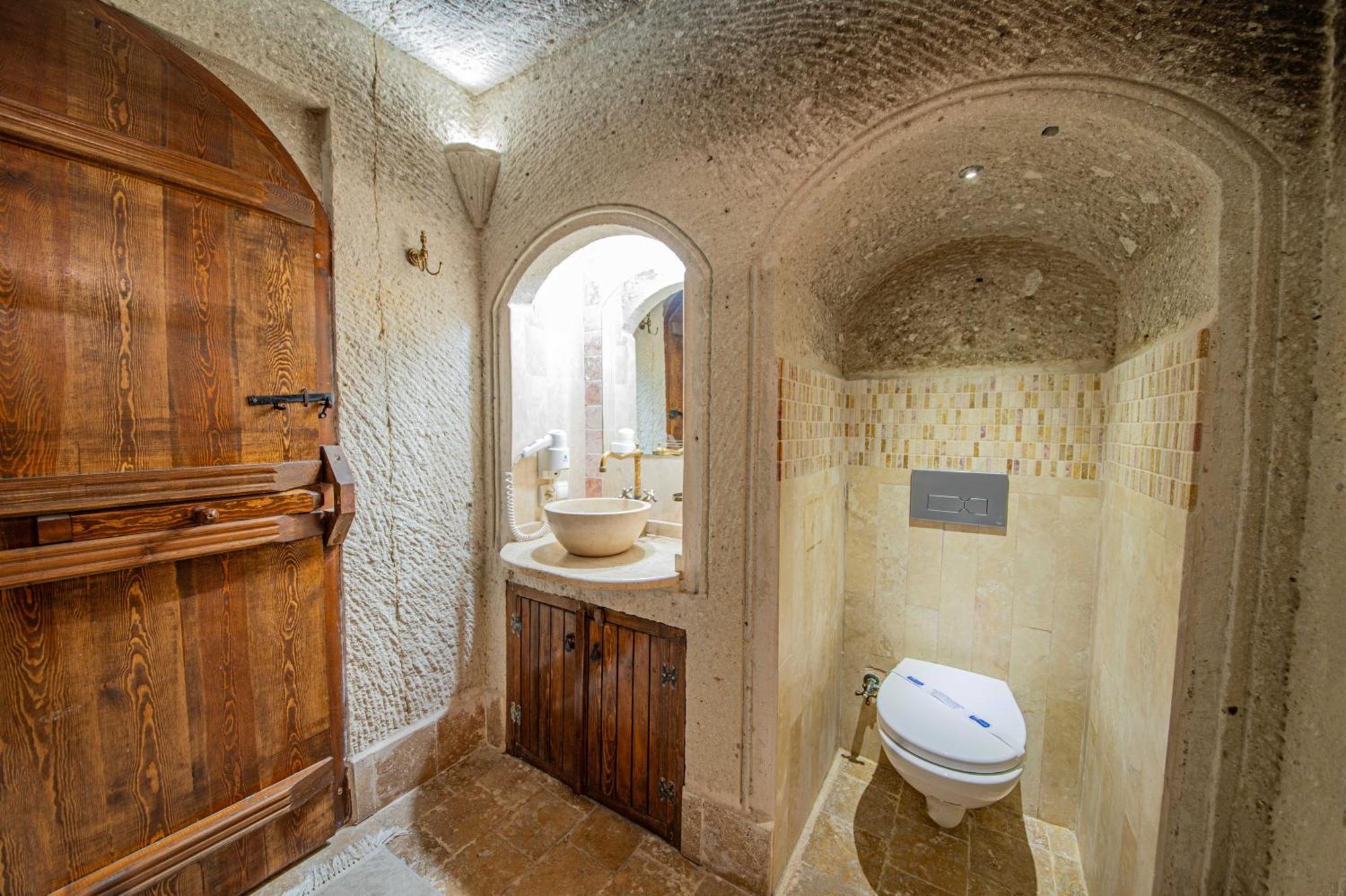 Deluxe Cave Suite,1537658575:JPEG