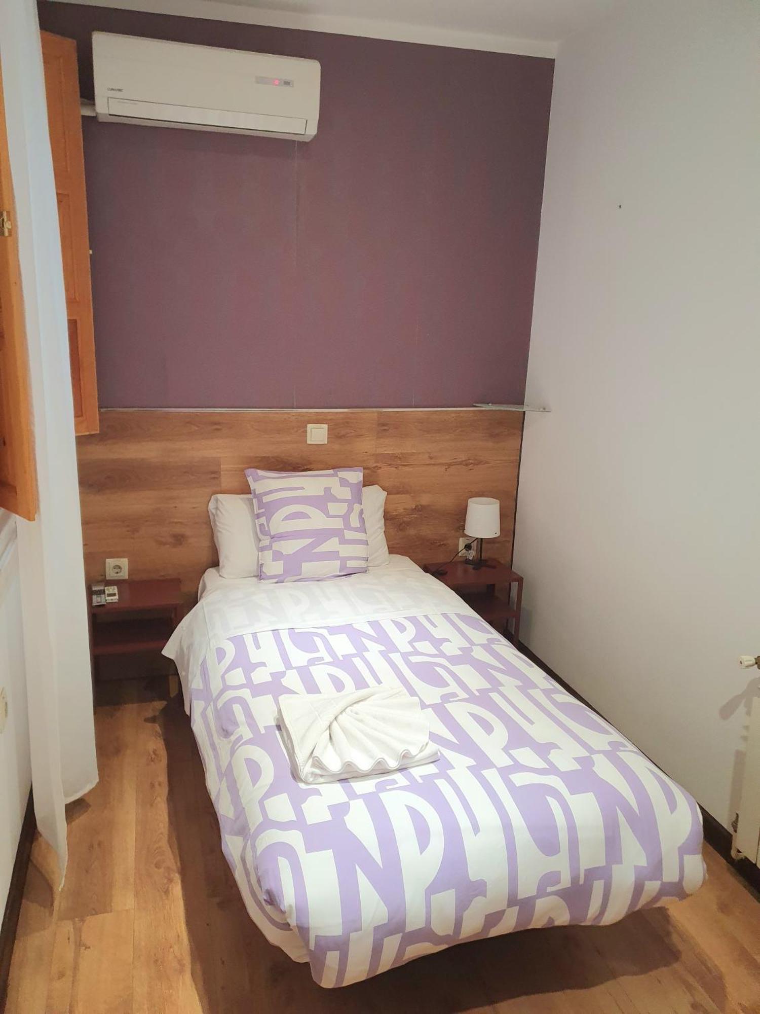 Single Room,1538096107:JPEG