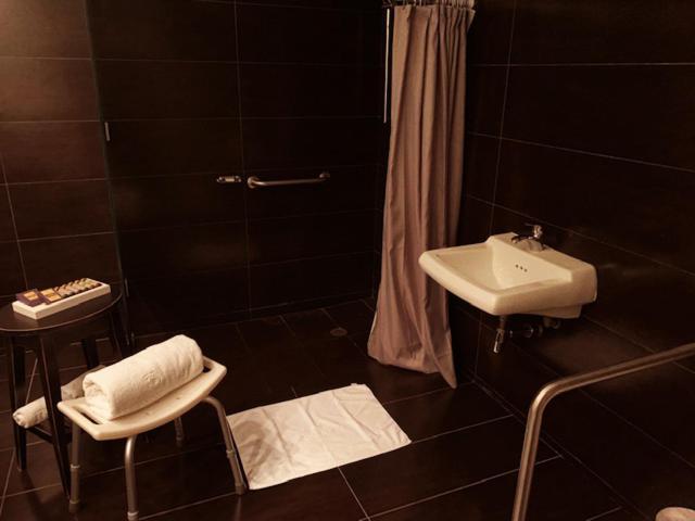 Quarto com 2 Camas de Solteiro - Acesso para Hóspedes com Mobilidade Reduzida