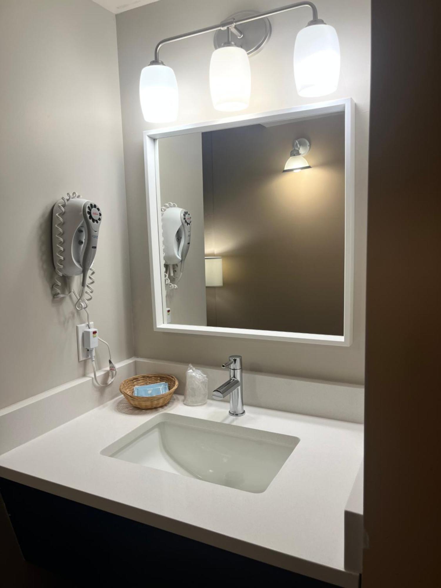 Deluxe King Room with Mountain View