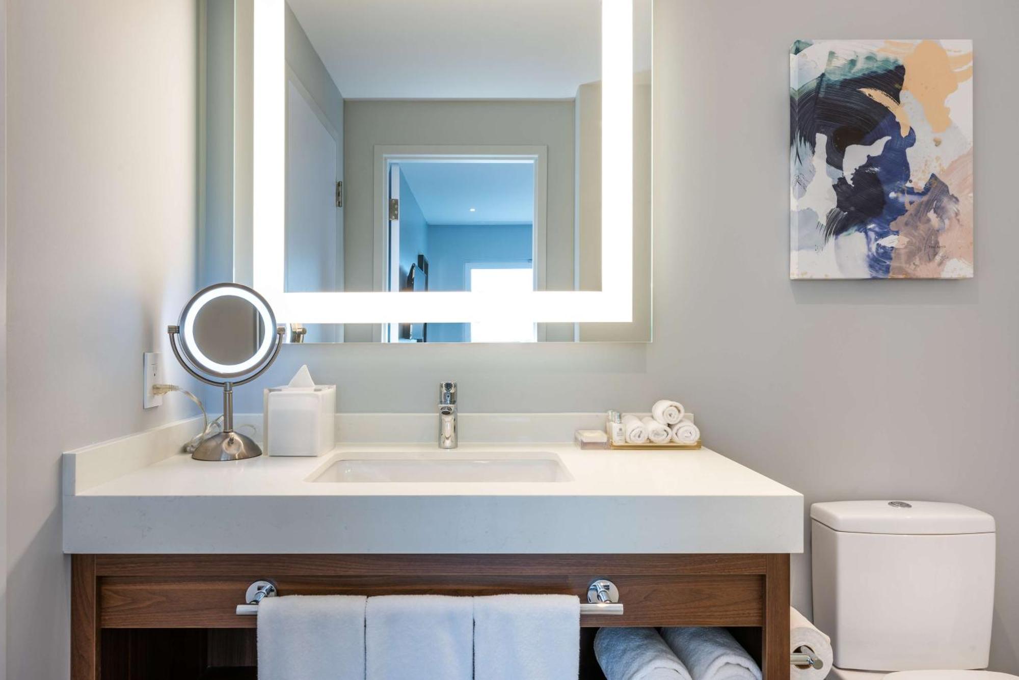Suite de 1 dormitorio con vistas a la piscina - 2 camas grandes