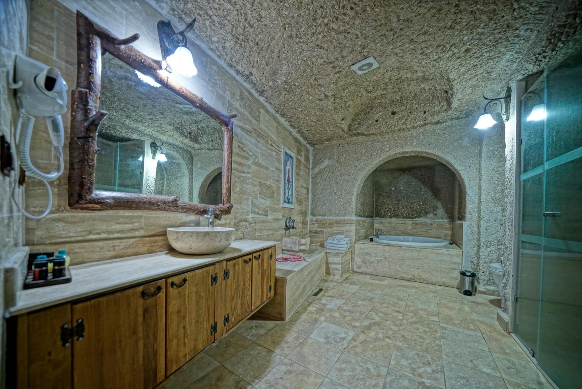 Sultan Cave Suite,1550323603:JPEG