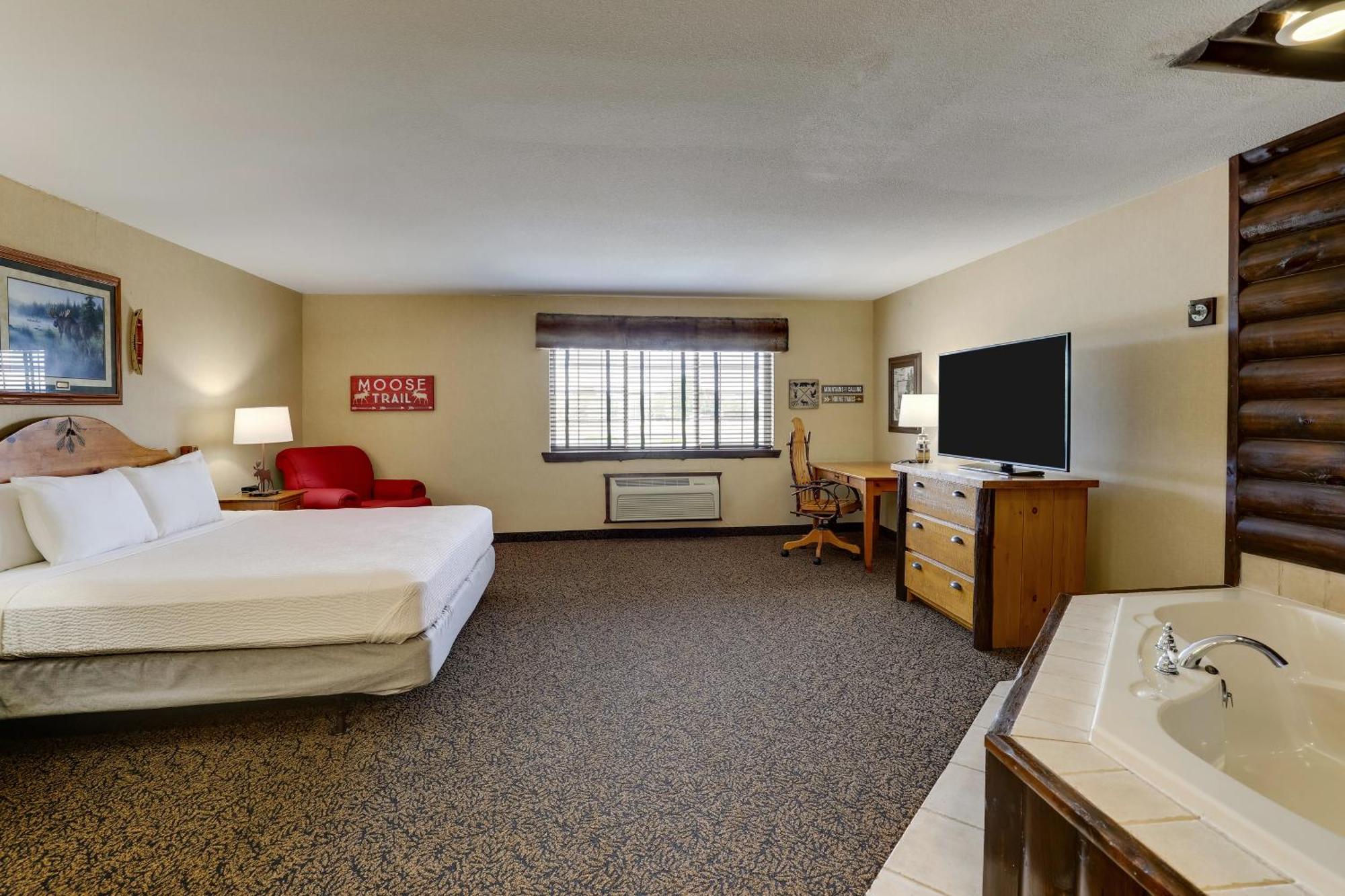 Suite with Hot Tub